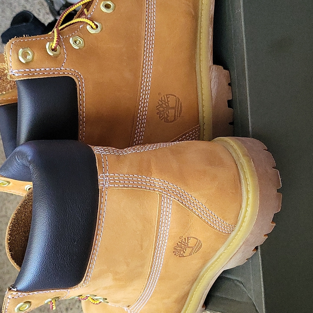 Timberland Boots - Picture 3 of 4